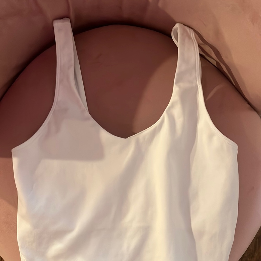 White Align Tank